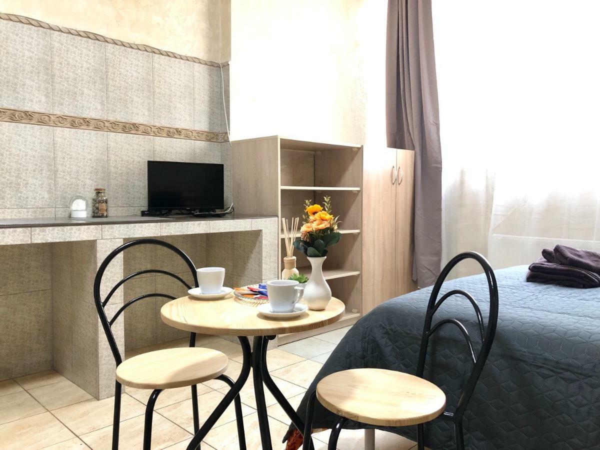 Modern Aparthotel Near Metro Pecherska Κίεβο Εξωτερικό φωτογραφία
