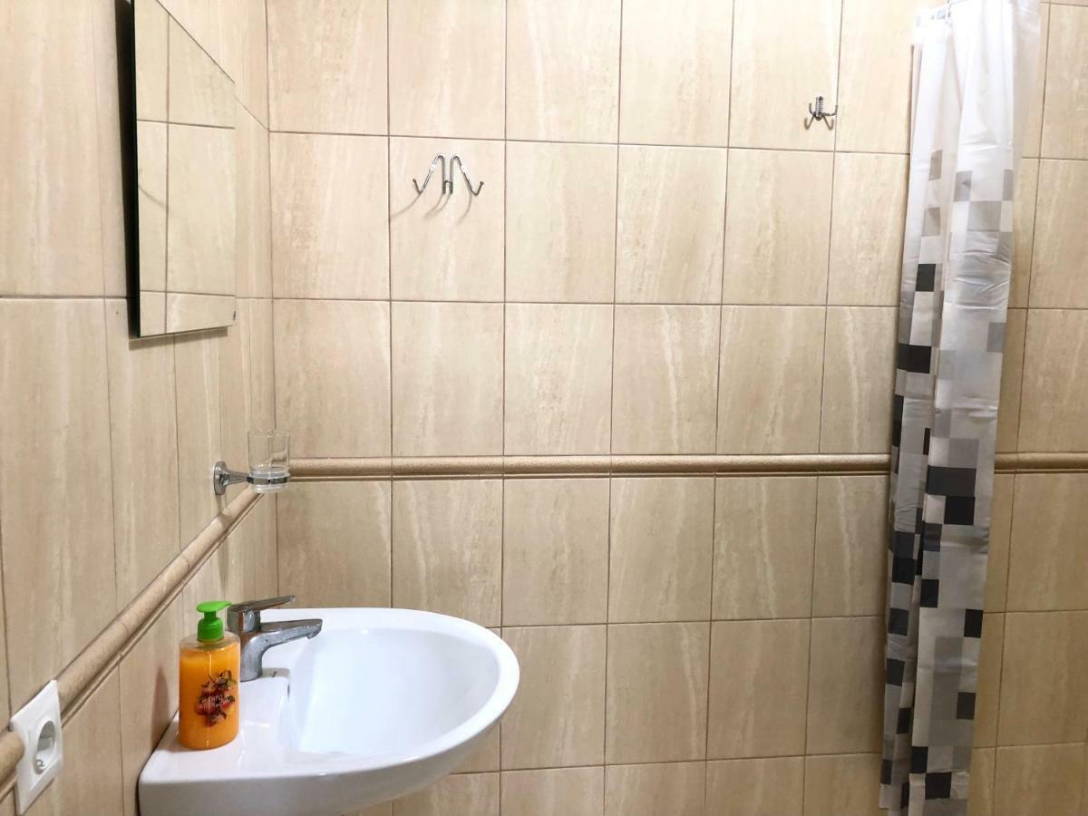 Modern Aparthotel Near Metro Pecherska Κίεβο Εξωτερικό φωτογραφία
