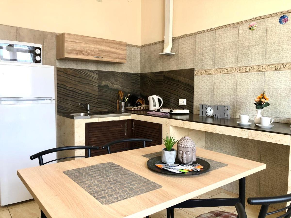 Modern Aparthotel Near Metro Pecherska Κίεβο Εξωτερικό φωτογραφία