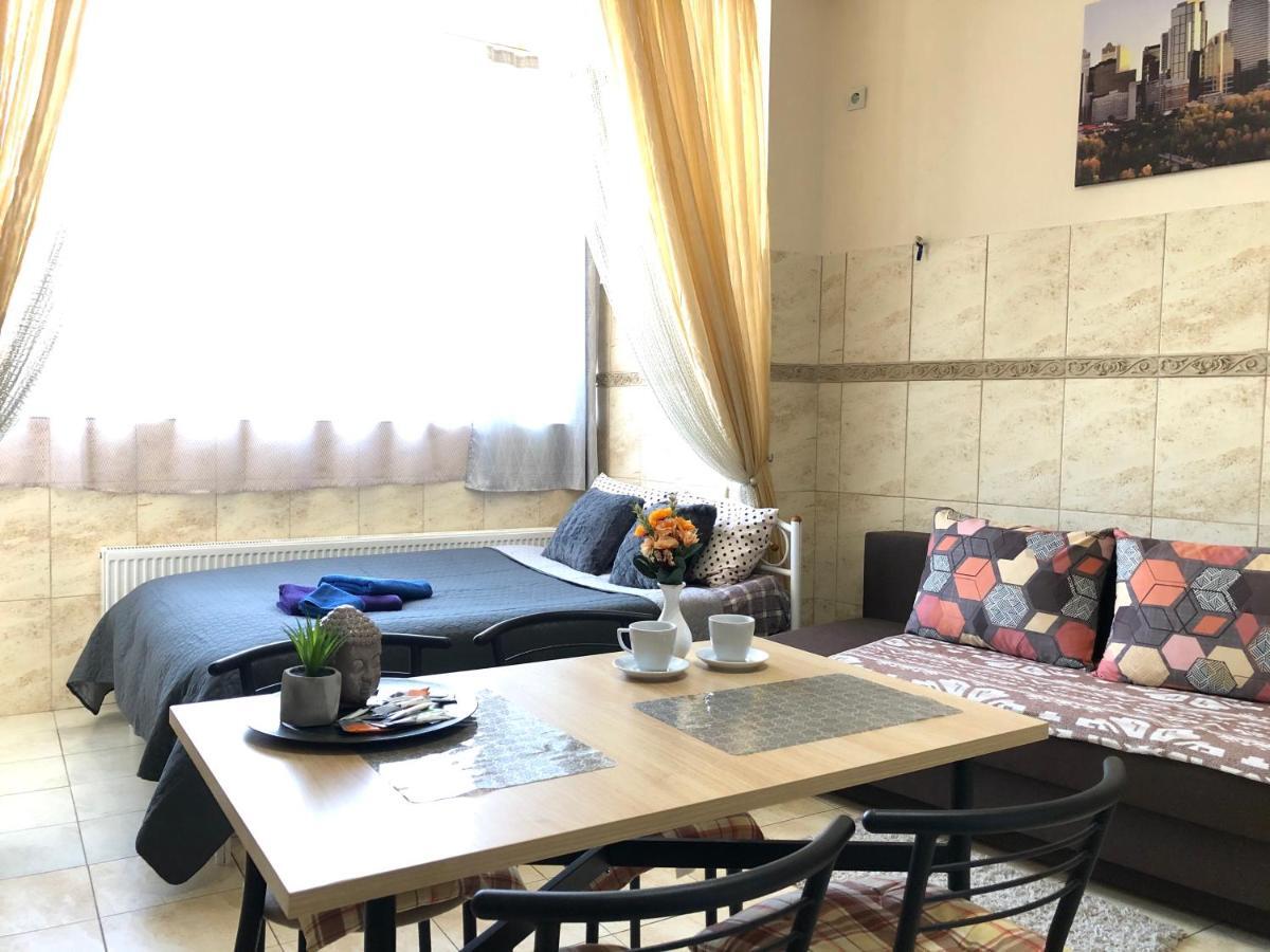 Modern Aparthotel Near Metro Pecherska Κίεβο Εξωτερικό φωτογραφία
